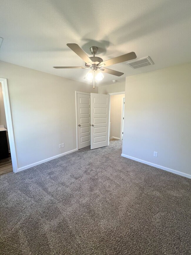 Building Photo - 1130 Pembroke Oak Grove Rd