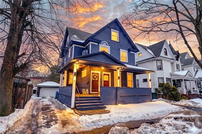 Building Photo - 2 Sumner Park