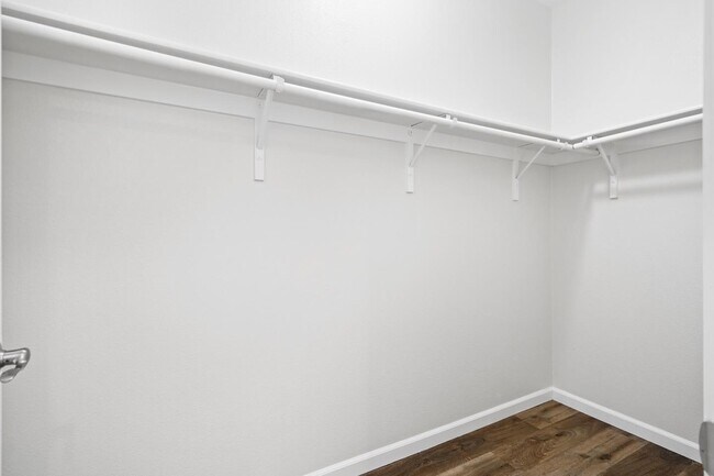 Building Photo - 643 Turnbuckle Dr