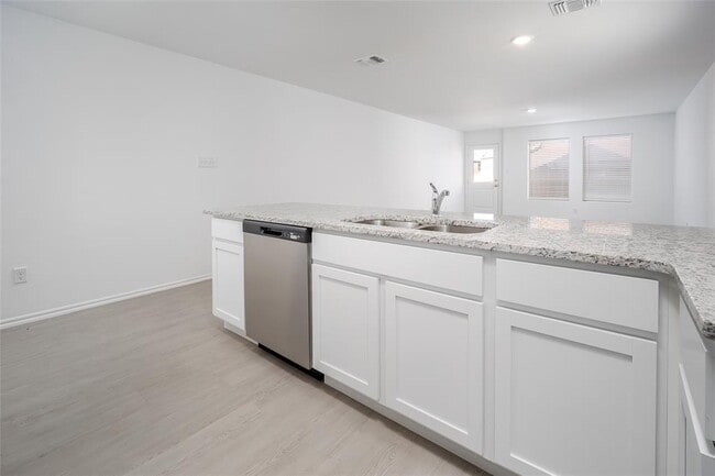 Building Photo - 2023 Delphine Dr