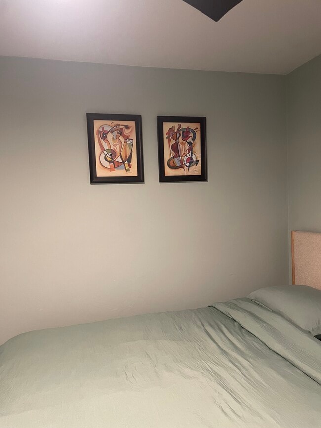 Building Photo - 4726 Hollis Rd