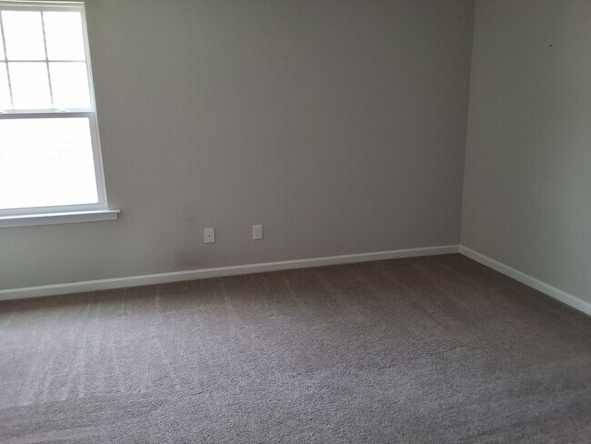 Building Photo - Knoxville 37934 - Farragut - Short term Lease Only - 3 bedroom, 2.5 bath home - Contact Sharon Ar...