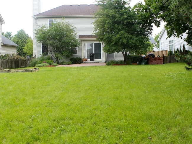 Building Photo - 2412 Woodlake Ct