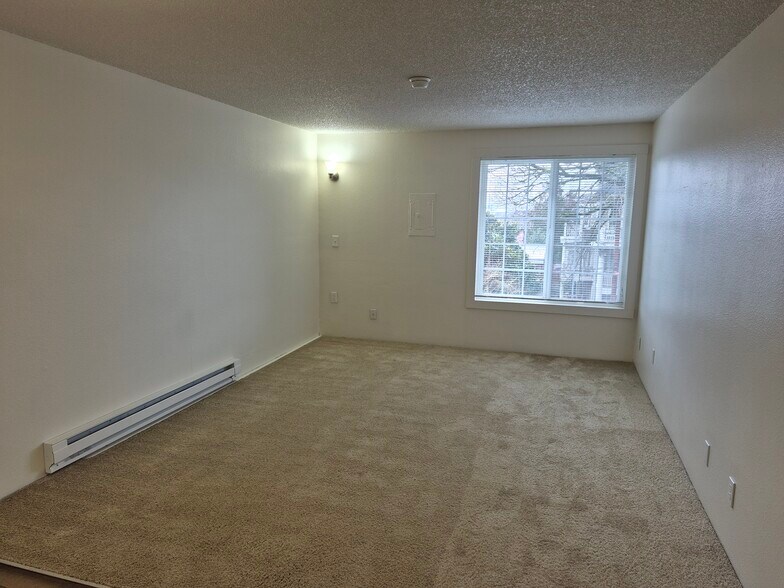 Building Photo - 2405 NW Irving St