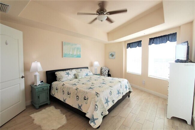 Building Photo - 501 Haben Blvd