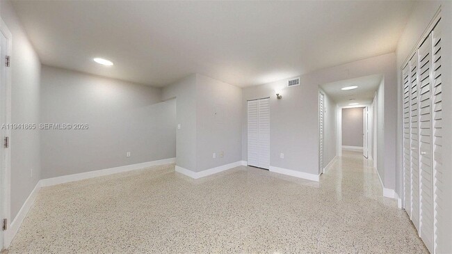 Building Photo - 426 NW 13th Ave