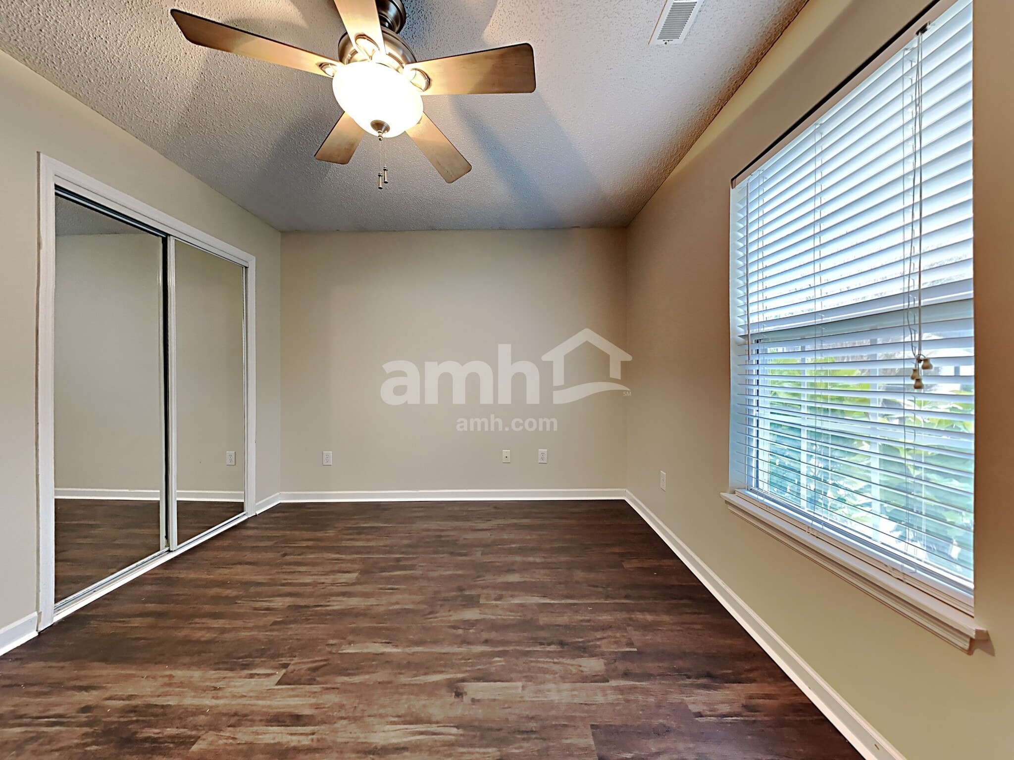 Building Photo - 194 Moon Dance Ln