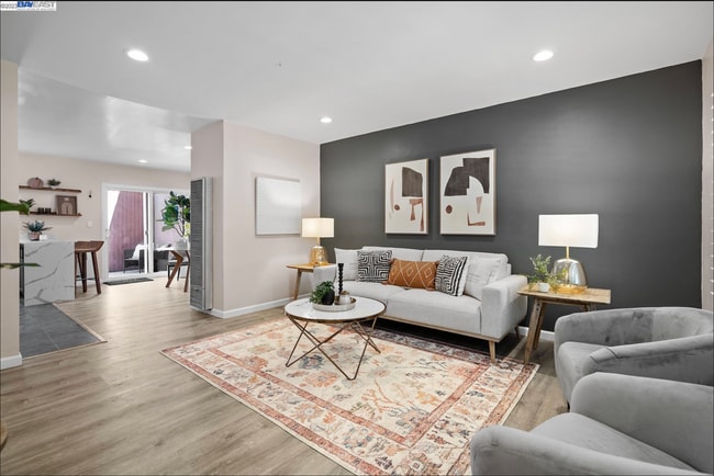 Building Photo - 810 Oak Grove Rd