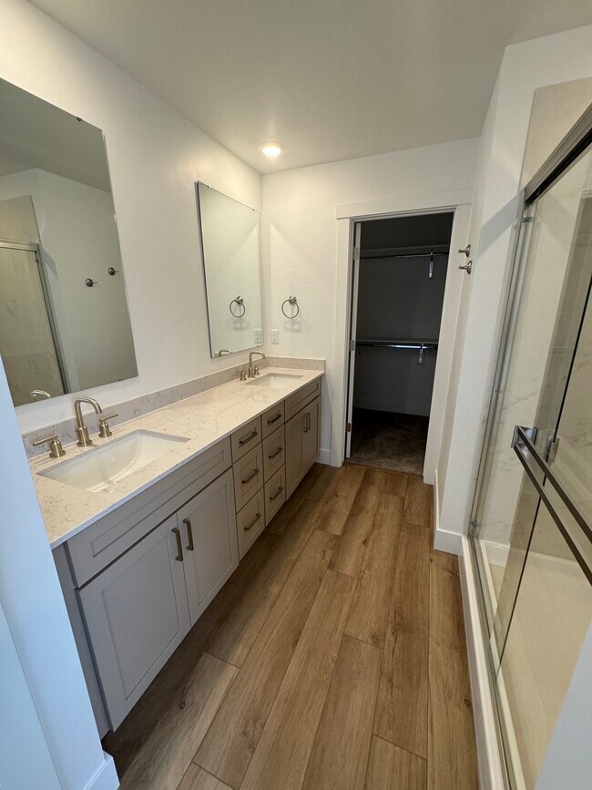 Building Photo - 6893 N Isaiah Ave