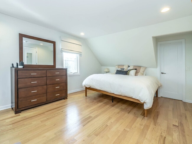 Building Photo - 17 Winans Pl