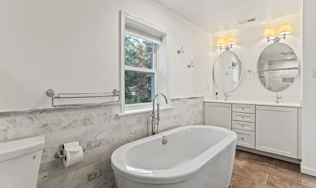 Building Photo - 3194 St Johns Ln