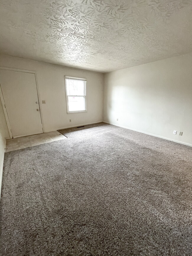 Building Photo - 1212 E Dawn Dr