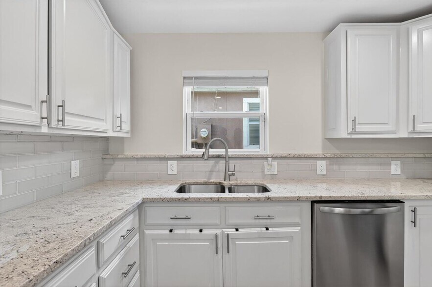 Building Photo - 4315 Cabell Dr