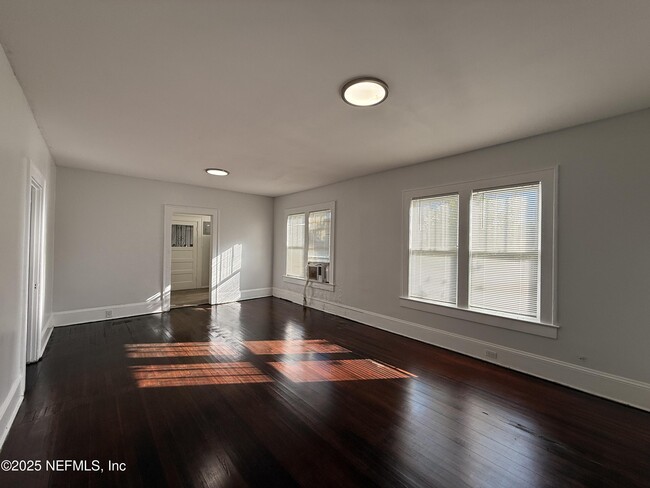 Building Photo - 1268 Kennard St