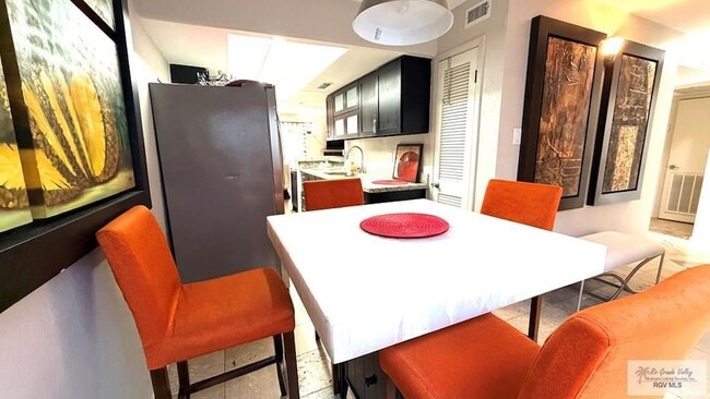 Building Photo - 322 McFadden Dr