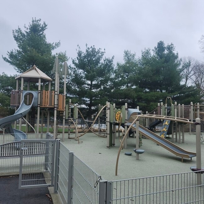 Building Photo - 62 Charlesbank Way