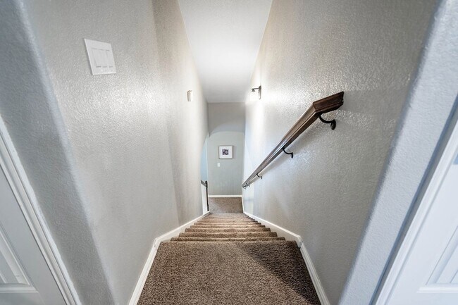 Building Photo - 5608 Magellan St