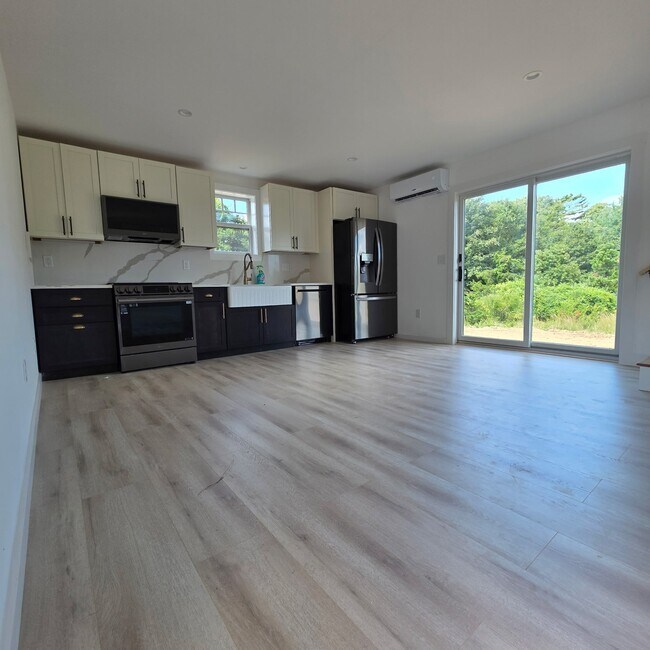 Building Photo - 36 Barrows Rd