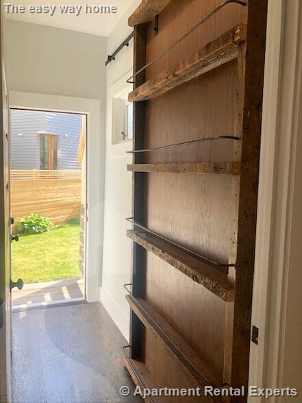 Building Photo - 75 Kinnaird St