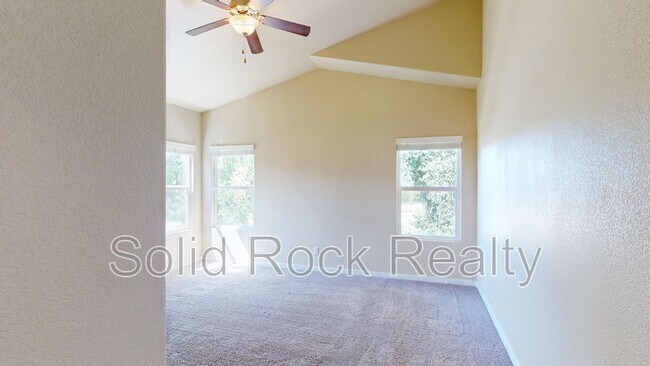 Building Photo - 1097 Antrim Loop