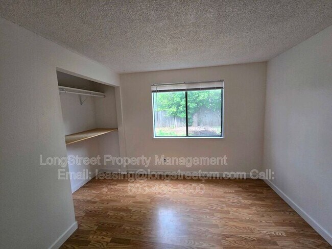 Building Photo - 2711 Newton St