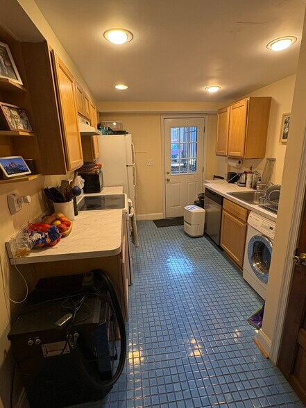 Building Photo - 2031 Flagler Pl NW