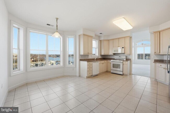 Building Photo - 500 Belmont Bay Dr