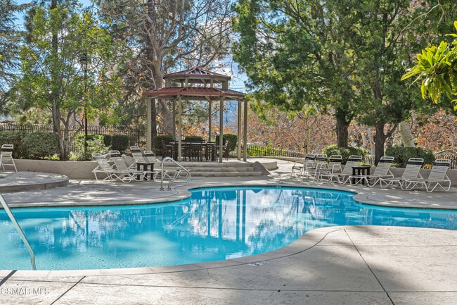 Building Photo - 501 Via Colinas