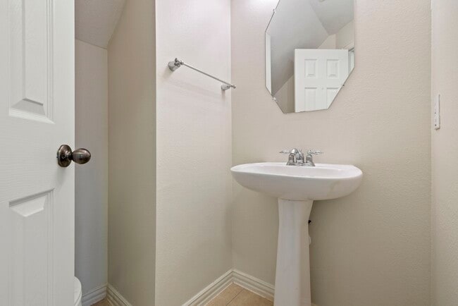 Building Photo - 28018 Wind Hawk Dr