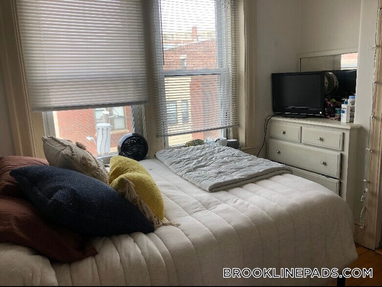 Building Photo - 100 St Mary's St