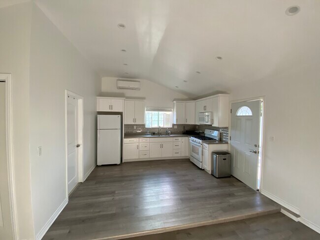 Building Photo - 22850 Erwin St