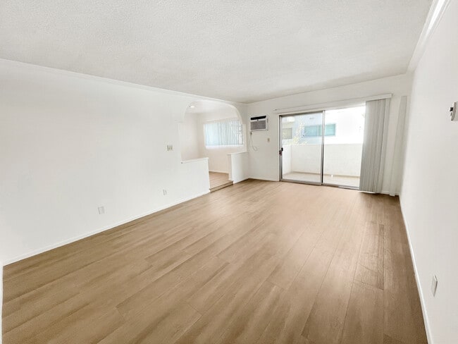 Building Photo - 960 Larrabee St