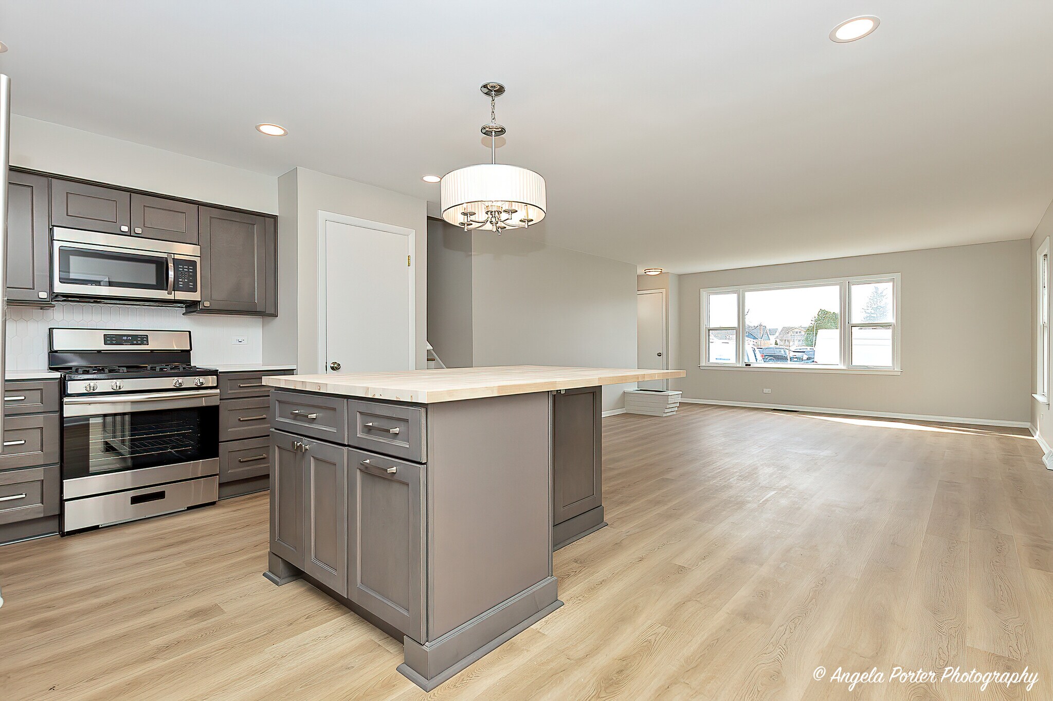 Kitchen - 410 W Mueller St