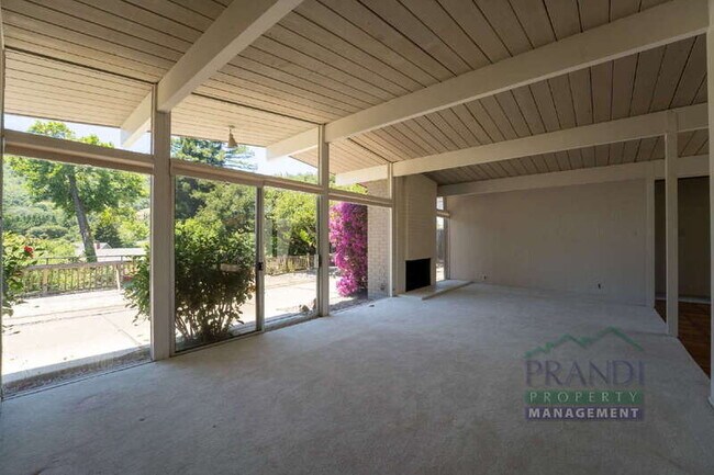 Building Photo - 1221 Idylberry Rd