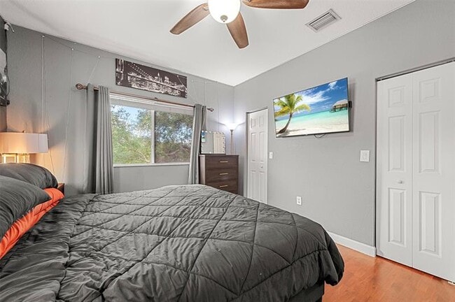 Building Photo - 5921 Riverside Ave