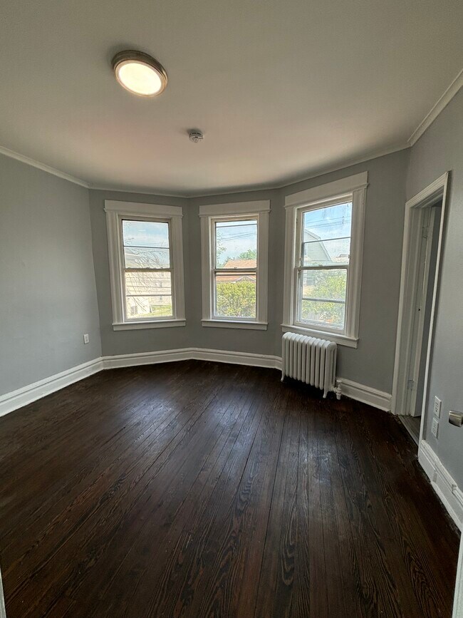 Building Photo - 591 15th Ave