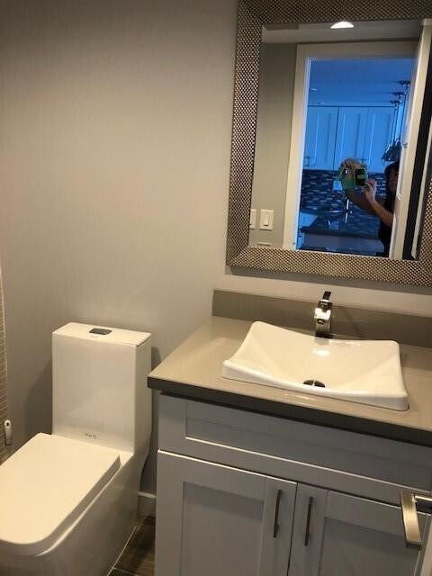 Building Photo - 1609 N Riverside Dr