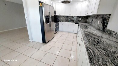 Building Photo - 1078 Yarmouth E