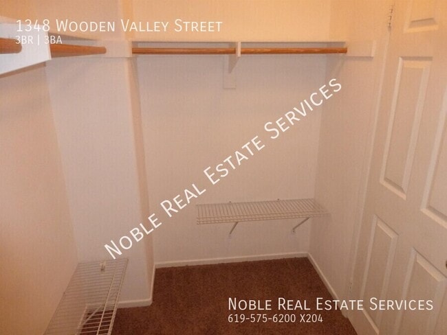 Building Photo - 1348 Wooden Valley St