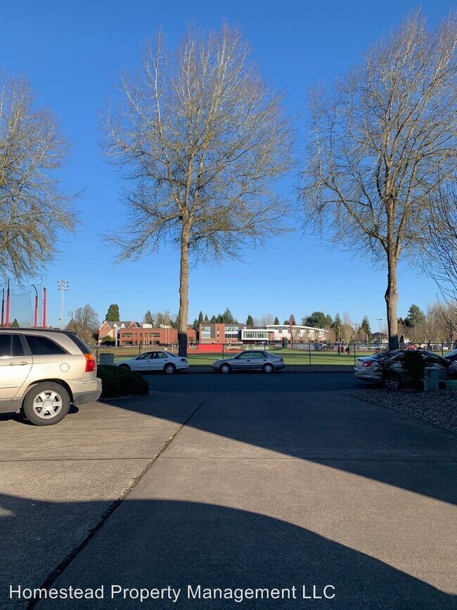 Building Photo - 286-294 Stadium Dr N