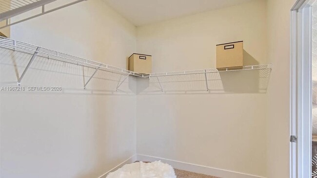 Building Photo - 142 SW 170th Ave