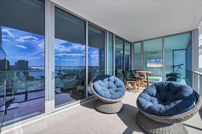 Building Photo - 1155 N Gulfstream Ave