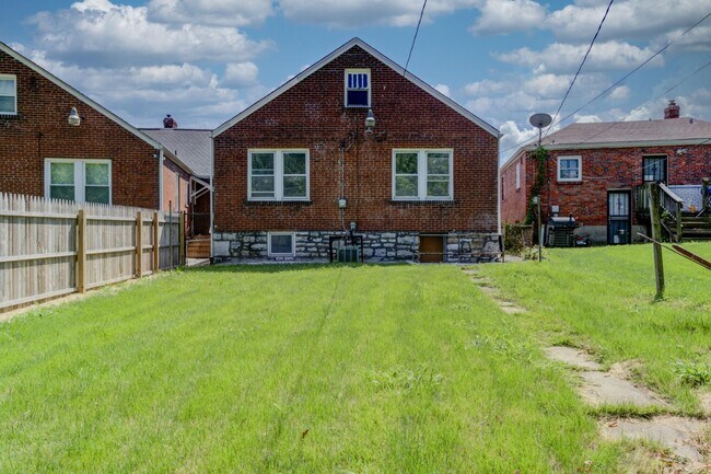 Building Photo - 8721 Goodfellow Blvd