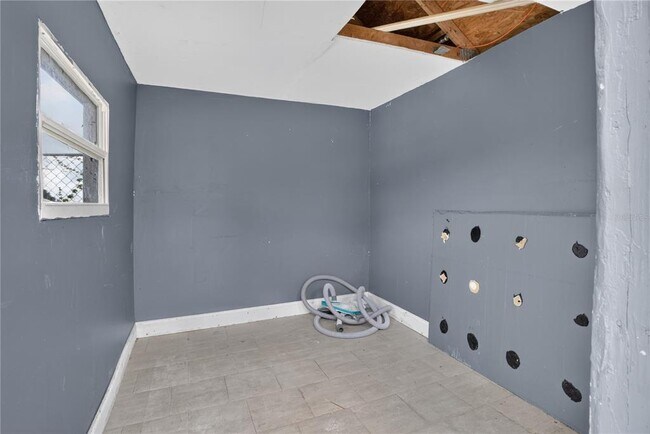 Building Photo - 121 Aurelia Ct