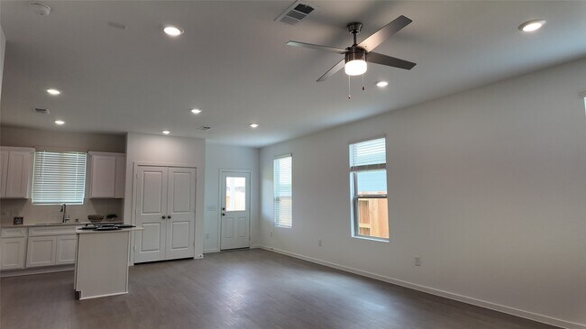 Building Photo - 15035 Rustic Moon Rd