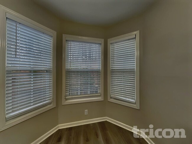 Building Photo - 155 Braxton Ln E