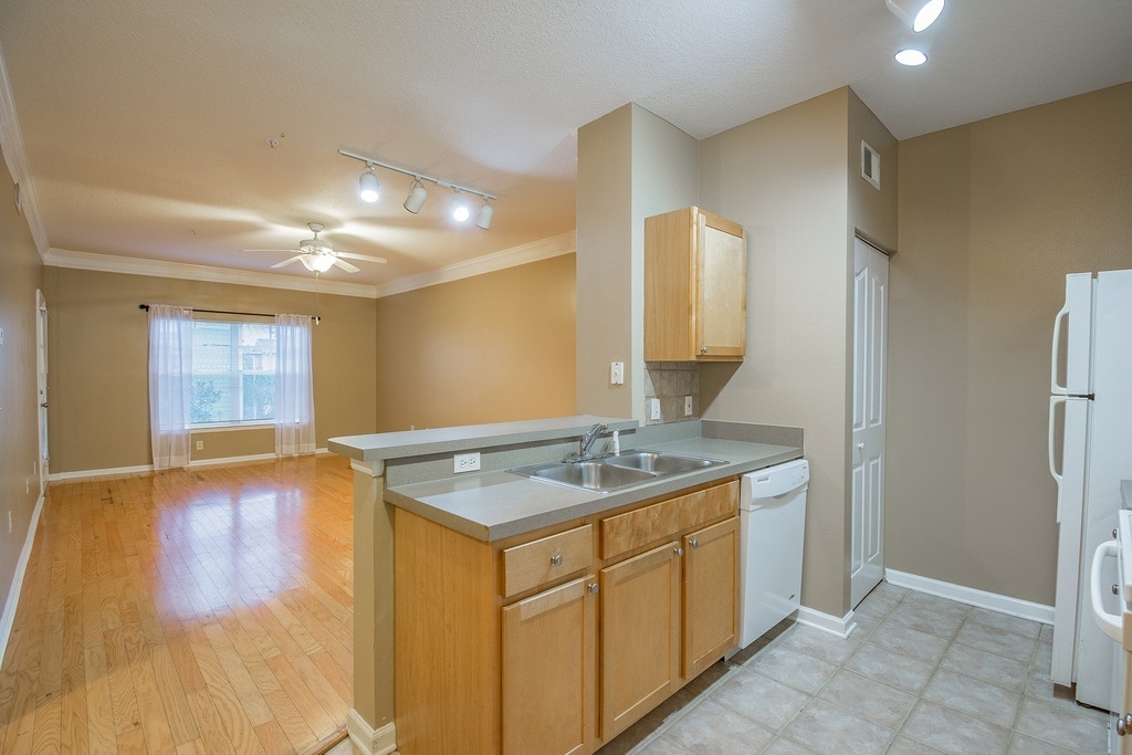Building Photo - 4207 S Dale Mabry Hwy