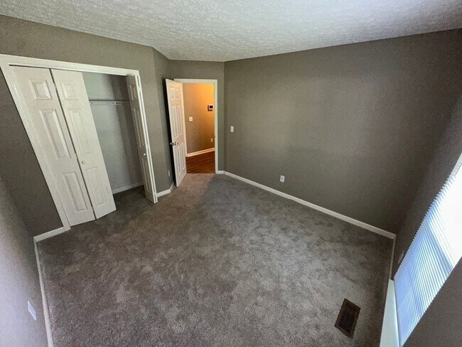 Building Photo - 1409 Aaronwood Dr