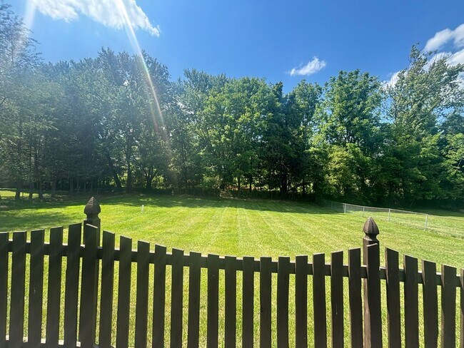 Building Photo - Fully Updated 2BR with Garage, Fenced Yard & Prime Johnson City Location