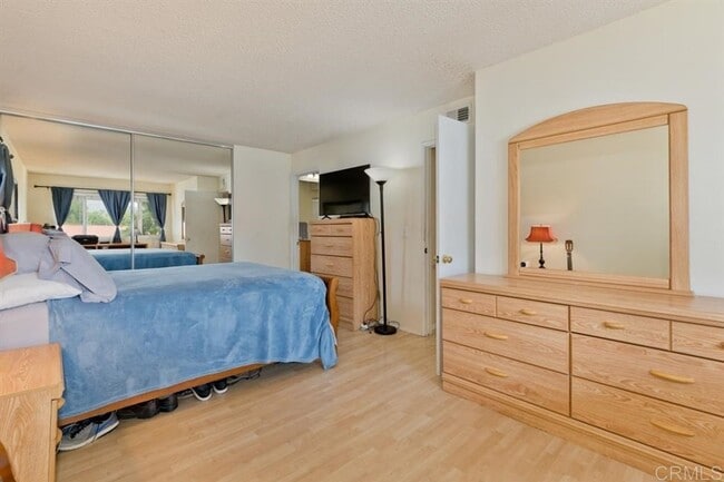 Building Photo - 10235 Bell Gardens Dr